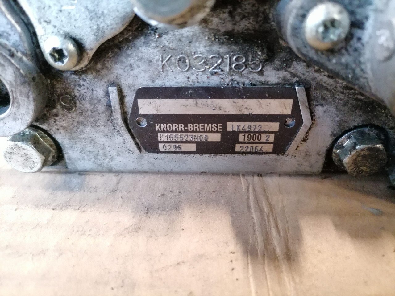 Mercedes-Benz Air compressor K165523N00 - ضاغط - شاحنة: صور 5 Mercedes-Benz Air compressor K165523N00 - ضاغط - شاحنة: صور 5