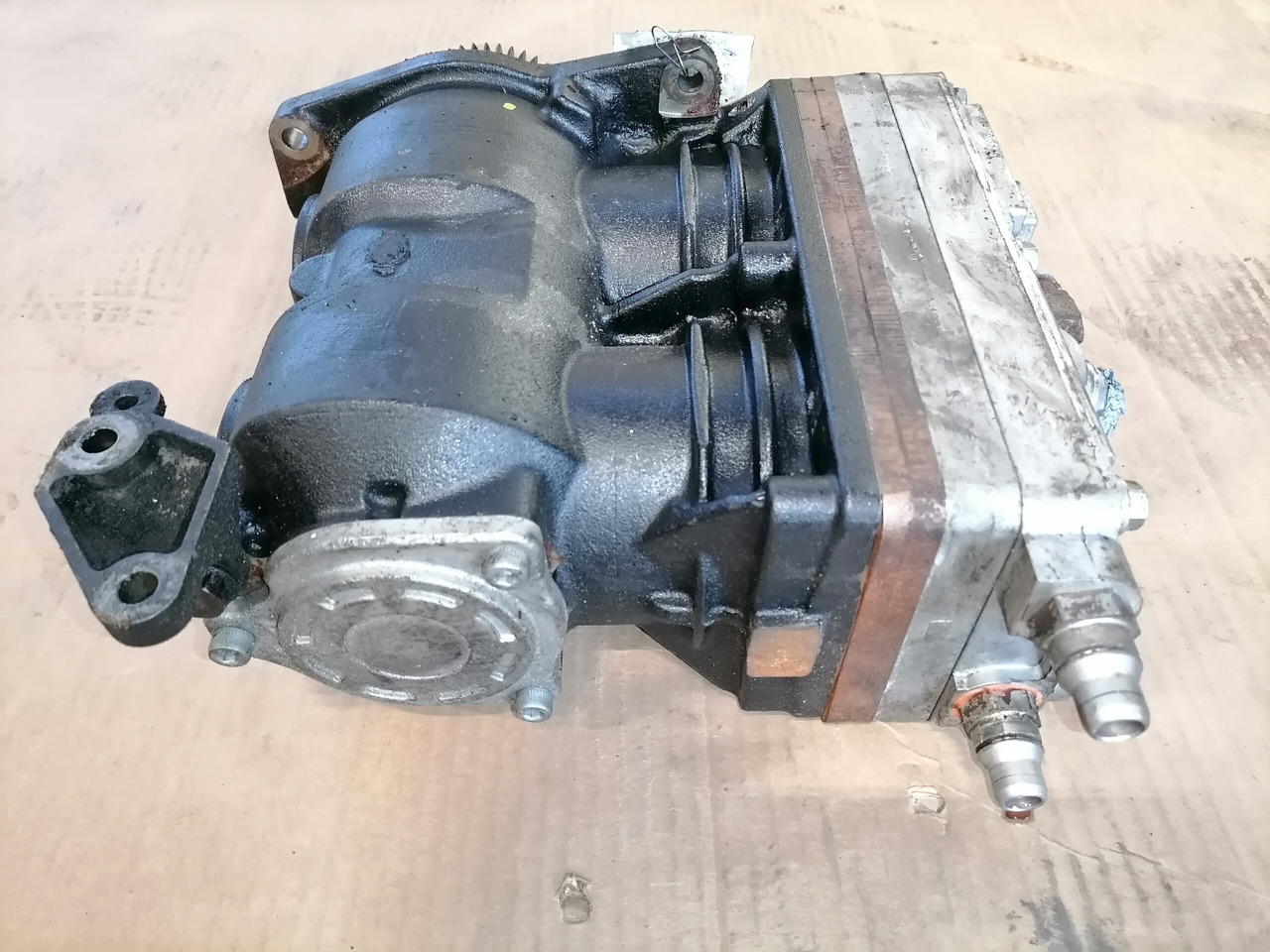 Mercedes-Benz Air compressor K165523N00 - ضاغط - شاحنة: صور 4 Mercedes-Benz Air compressor K165523N00 - ضاغط - شاحنة: صور 4