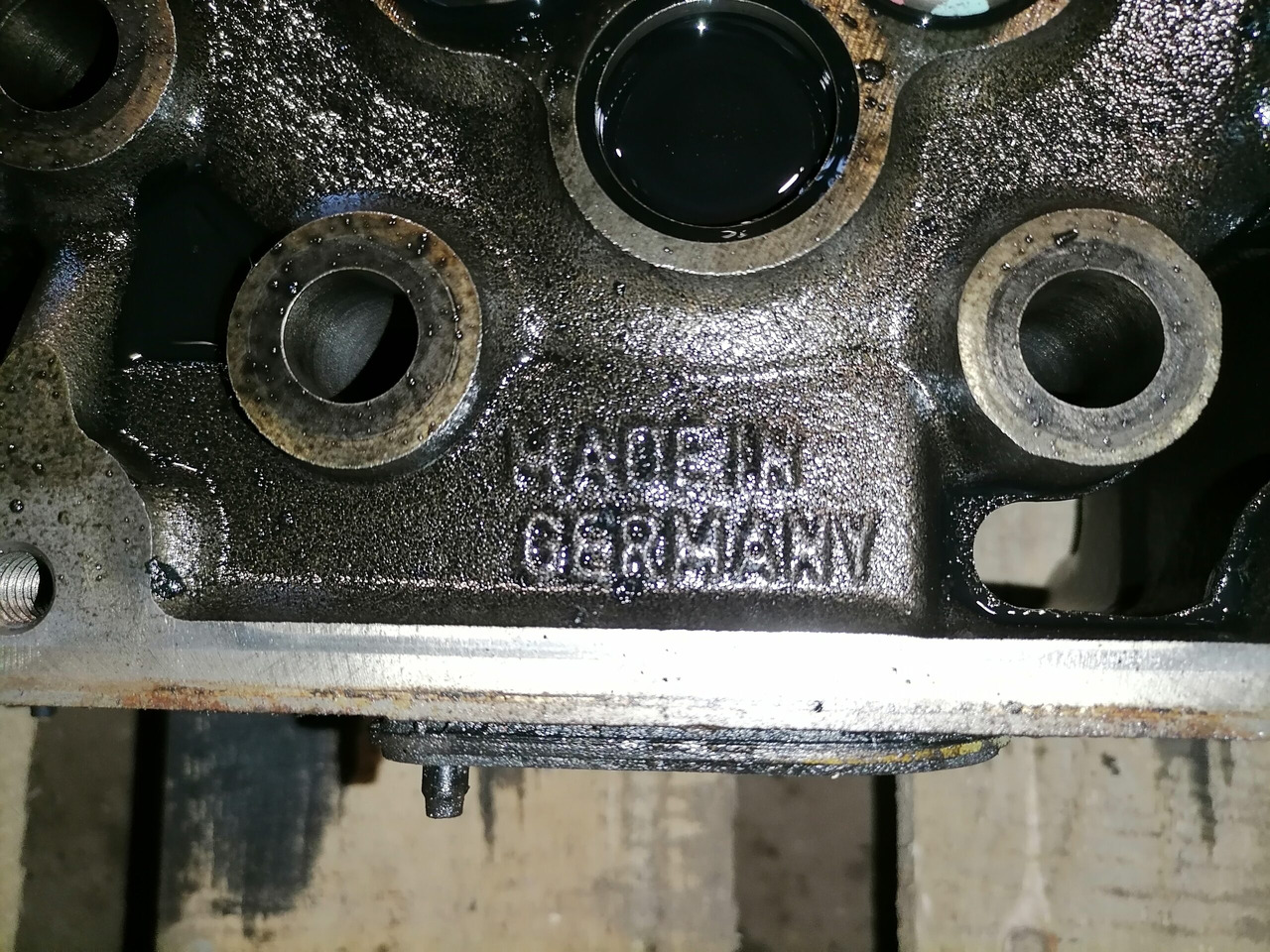 Mercedes-Benz Cylinder head A4710102720 - اسطوانة رئيس - شاحنة: صور 3 Mercedes-Benz Cylinder head A4710102720 - اسطوانة رئيس - شاحنة: صور 3
