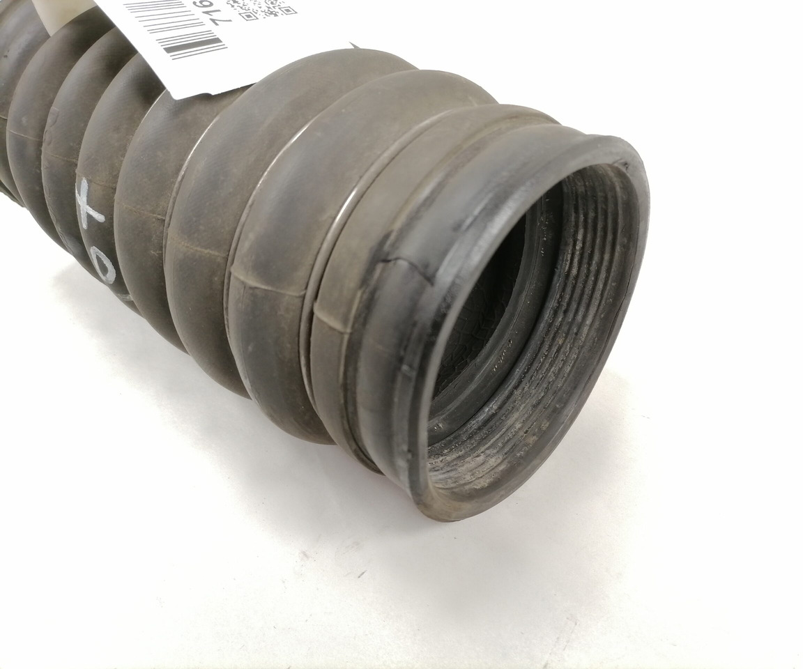Mercedes-Benz Intercooleri lõdvik A9605010082 - المبرد - شاحنة: صور 2 Mercedes-Benz Intercooleri lõdvik A9605010082 - المبرد - شاحنة: صور 2