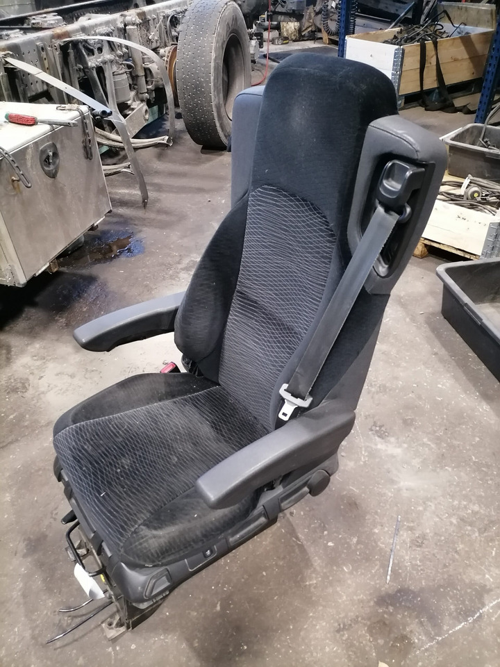 Mercedes-Benz Juhiiste A9609107501 - مقاعد السيارات - شاحنة: صور 2 Mercedes-Benz Juhiiste A9609107501 - مقاعد السيارات - شاحنة: صور 2