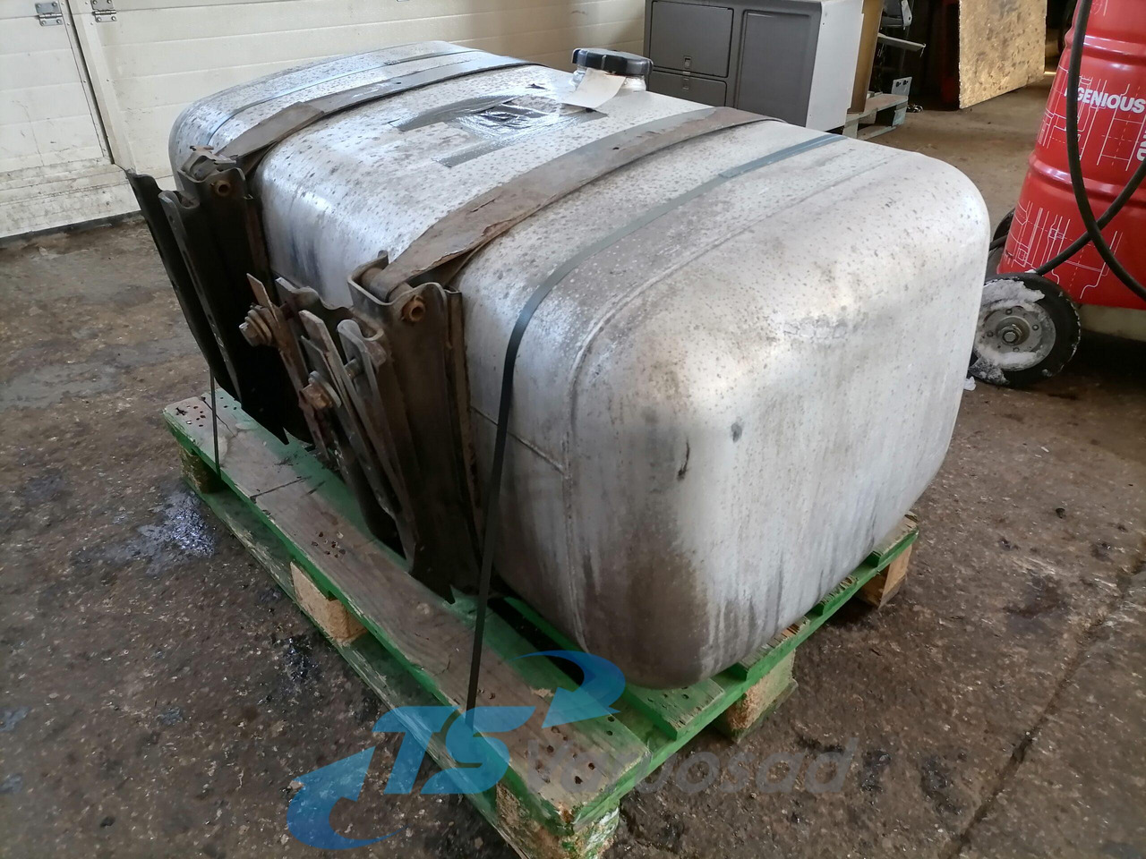 خزان وقود - شاحنة Mercedes-Benz Kütusepaak 390L A9604701303: صور 7