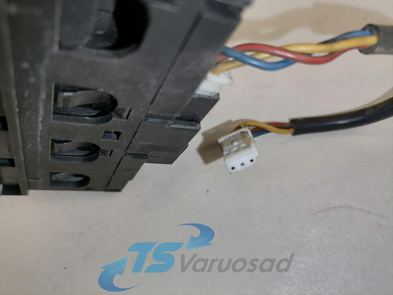 Mercedes-Benz Lülitite moodul 9435400146 - الكبائن - شاحنة: صور 3 Mercedes-Benz Lülitite moodul 9435400146 - الكبائن - شاحنة: صور 3