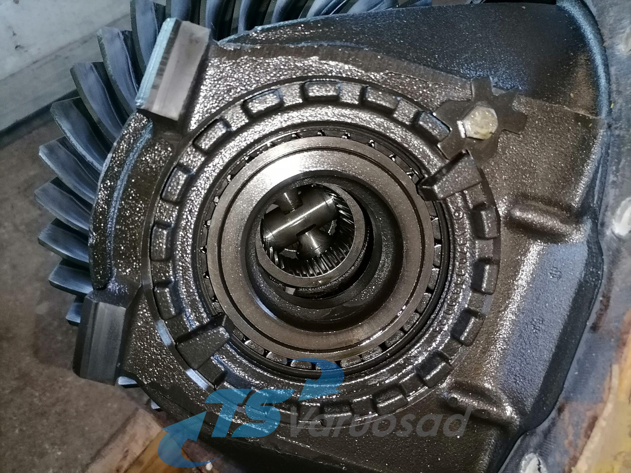 Mercedes-Benz Reduktor HL 6/3 DCLS - 13 / 2,846 A0003504303 - محرك السفر - شاحنة: صور 5 Mercedes-Benz Reduktor HL 6/3 DCLS - 13 / 2,846 A0003504303 - محرك السفر - شاحنة: صور 5