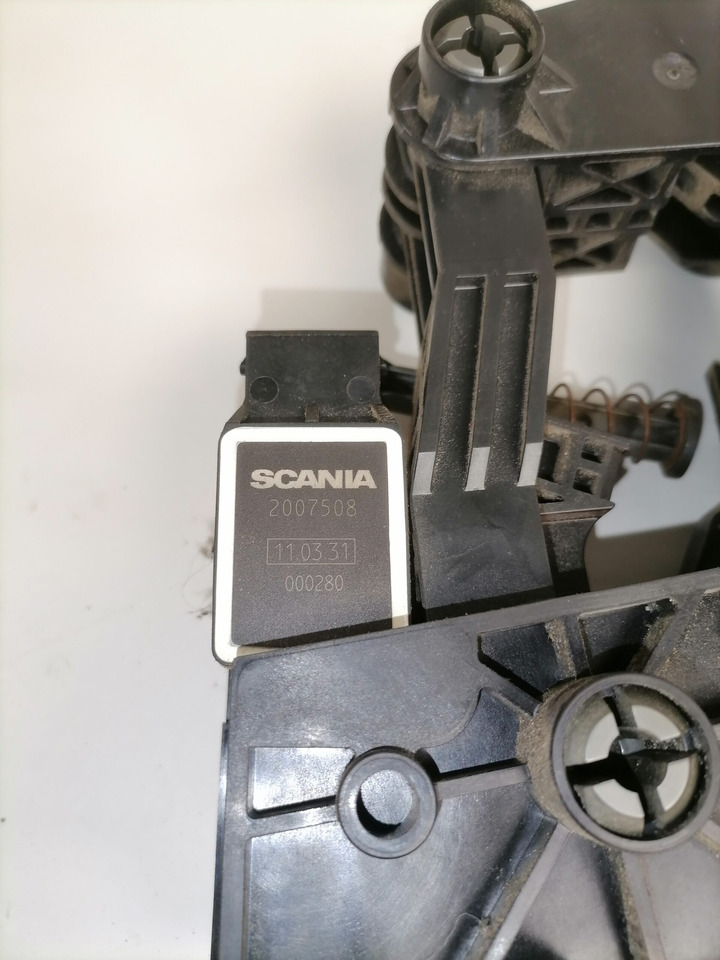Scania Accelerator pedal 2007508 - نظام الوقود - شاحنة: صور 3 Scania Accelerator pedal 2007508 - نظام الوقود - شاحنة: صور 3