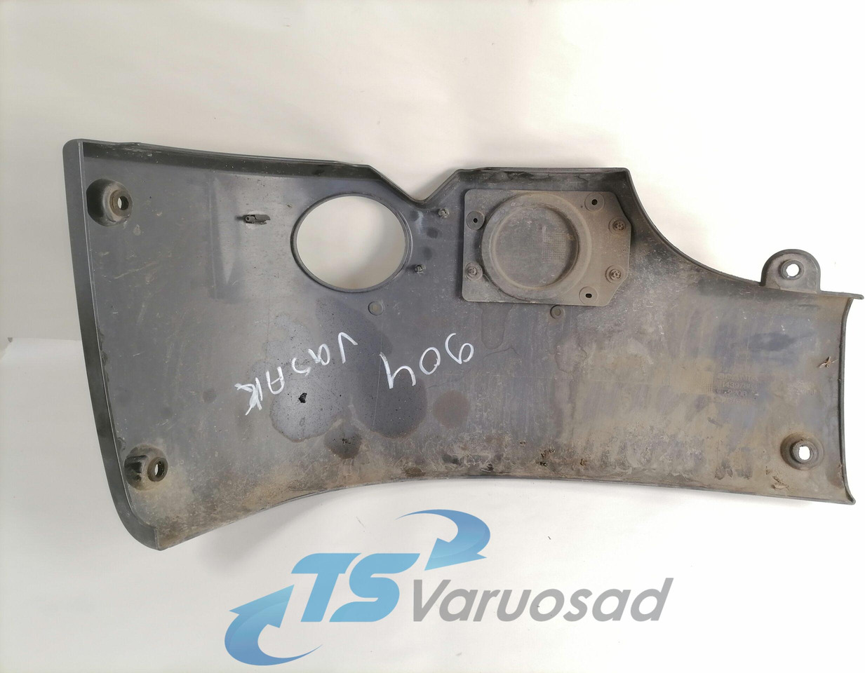 Scania Bumper cover 1439788 - ركن مصد السيارة - شاحنة: صور 2 Scania Bumper cover 1439788 - ركن مصد السيارة - شاحنة: صور 2