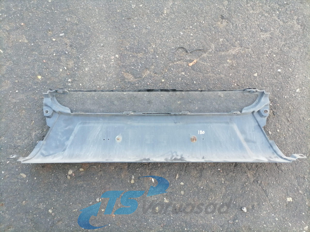 Scania Bumper cover 1865181 - ركن مصد السيارة - شاحنة: صور 2 Scania Bumper cover 1865181 - ركن مصد السيارة - شاحنة: صور 2