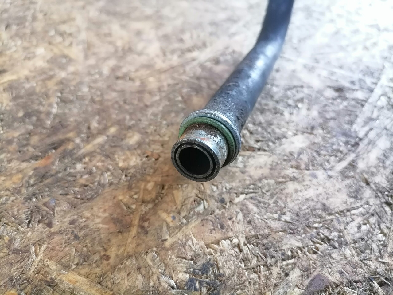 Scania Compressor air pipe 1863947 - ضاغط - شاحنة: صور 2 Scania Compressor air pipe 1863947 - ضاغط - شاحنة: صور 2