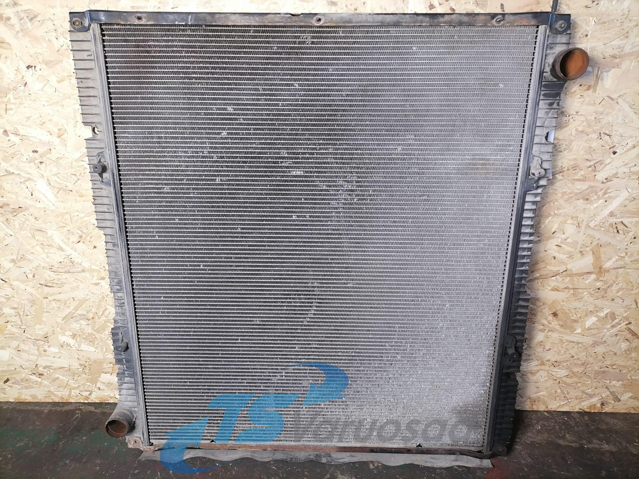 Scania Cooling radiator 1769997 - المشعاع - شاحنة: صور 1 Scania Cooling radiator 1769997 - المشعاع - شاحنة: صور 1