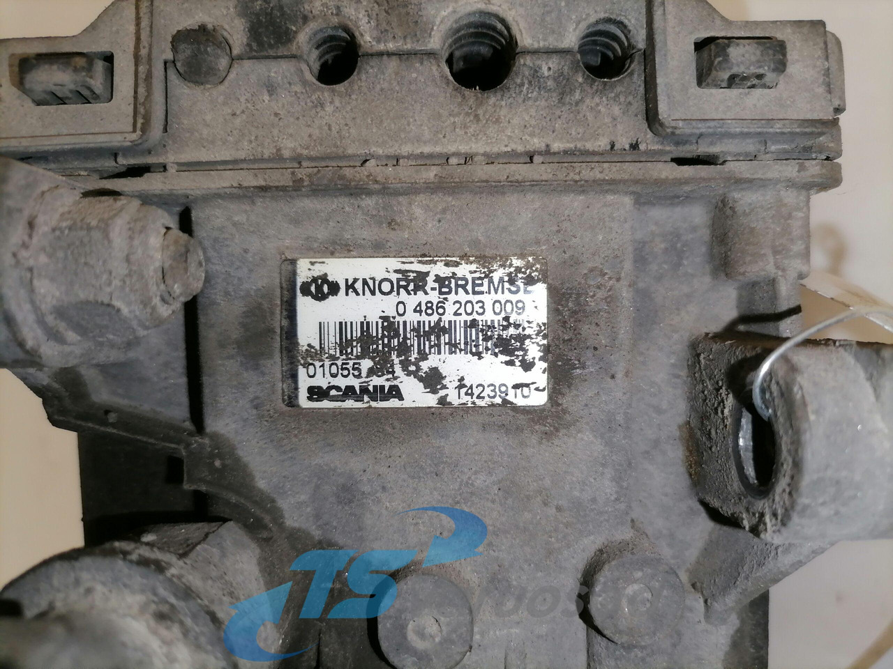 Scania EBS brake valve 1423910 - صمام الفرامل - شاحنة: صور 2 Scania EBS brake valve 1423910 - صمام الفرامل - شاحنة: صور 2