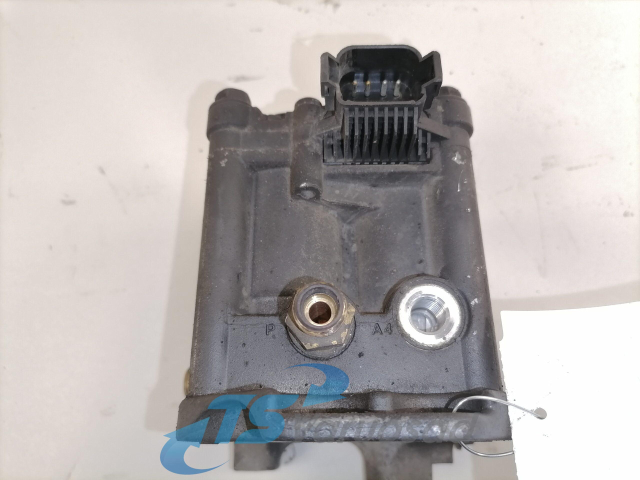 Scania EGR valve 2021086 - كاتم الصوت/ نظام العادم - شاحنة: صور 3 Scania EGR valve 2021086 - كاتم الصوت/ نظام العادم - شاحنة: صور 3