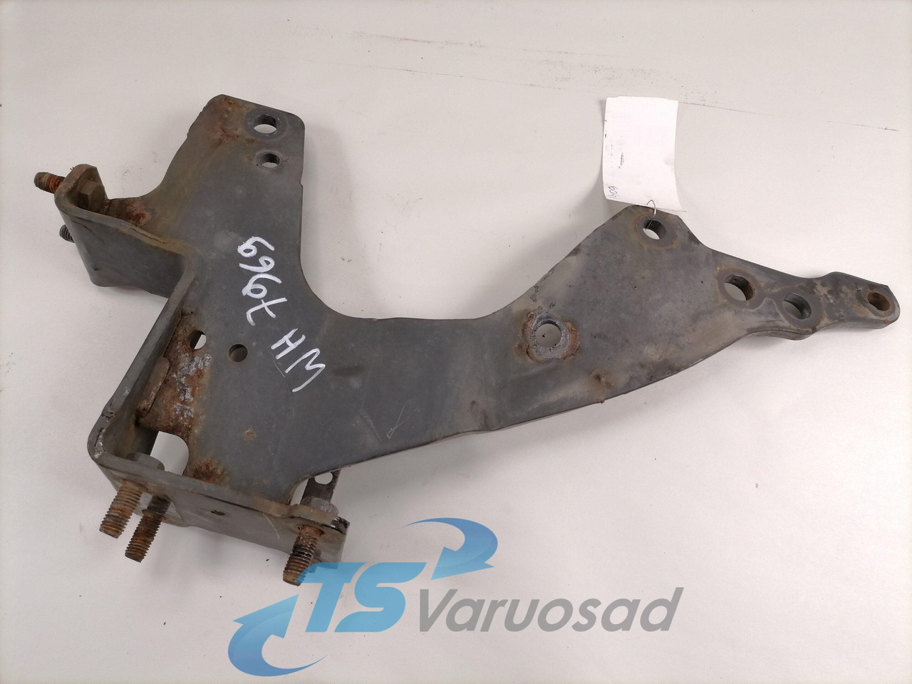 Scania Front bumper carrier 1802167 - كأس مترعة - شاحنة: صور 4 Scania Front bumper carrier 1802167 - كأس مترعة - شاحنة: صور 4