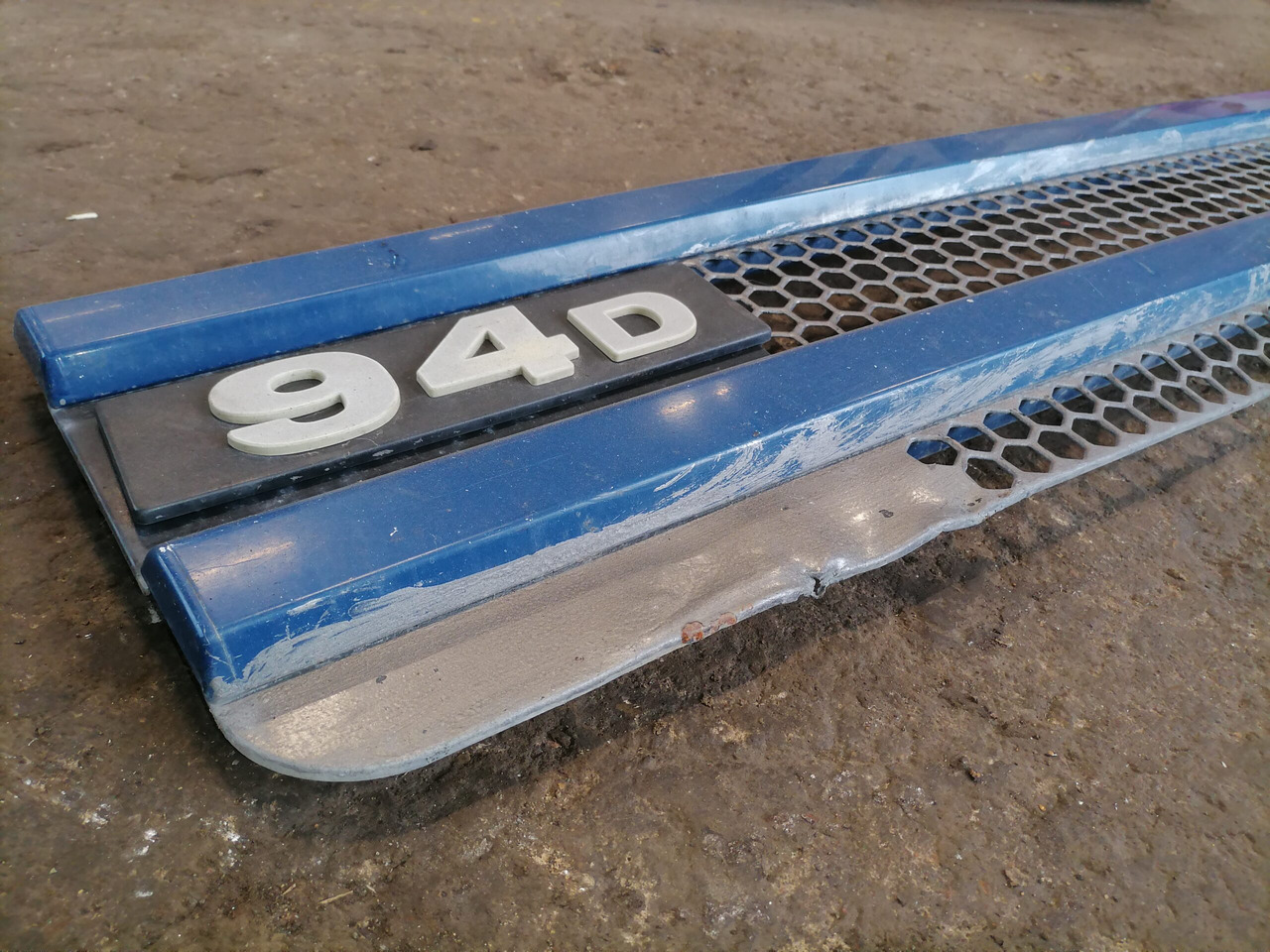 Scania Grille panel 1306989 - جلوپنجره - شاحنة: صور 3 Scania Grille panel 1306989 - جلوپنجره - شاحنة: صور 3