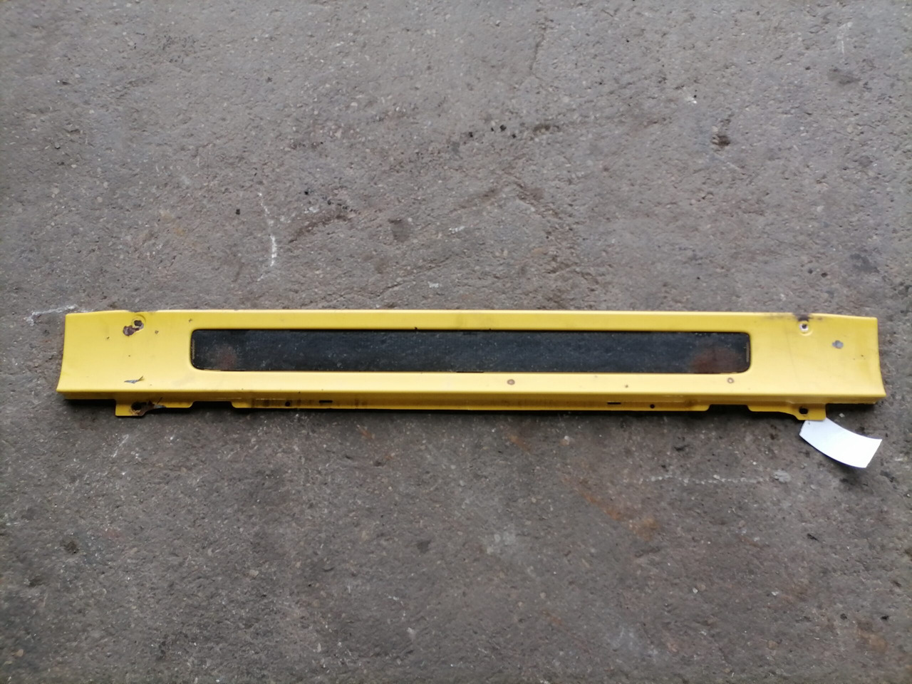 Scania Grille panel 1748085 - جلوپنجره - شاحنة: صور 2 Scania Grille panel 1748085 - جلوپنجره - شاحنة: صور 2