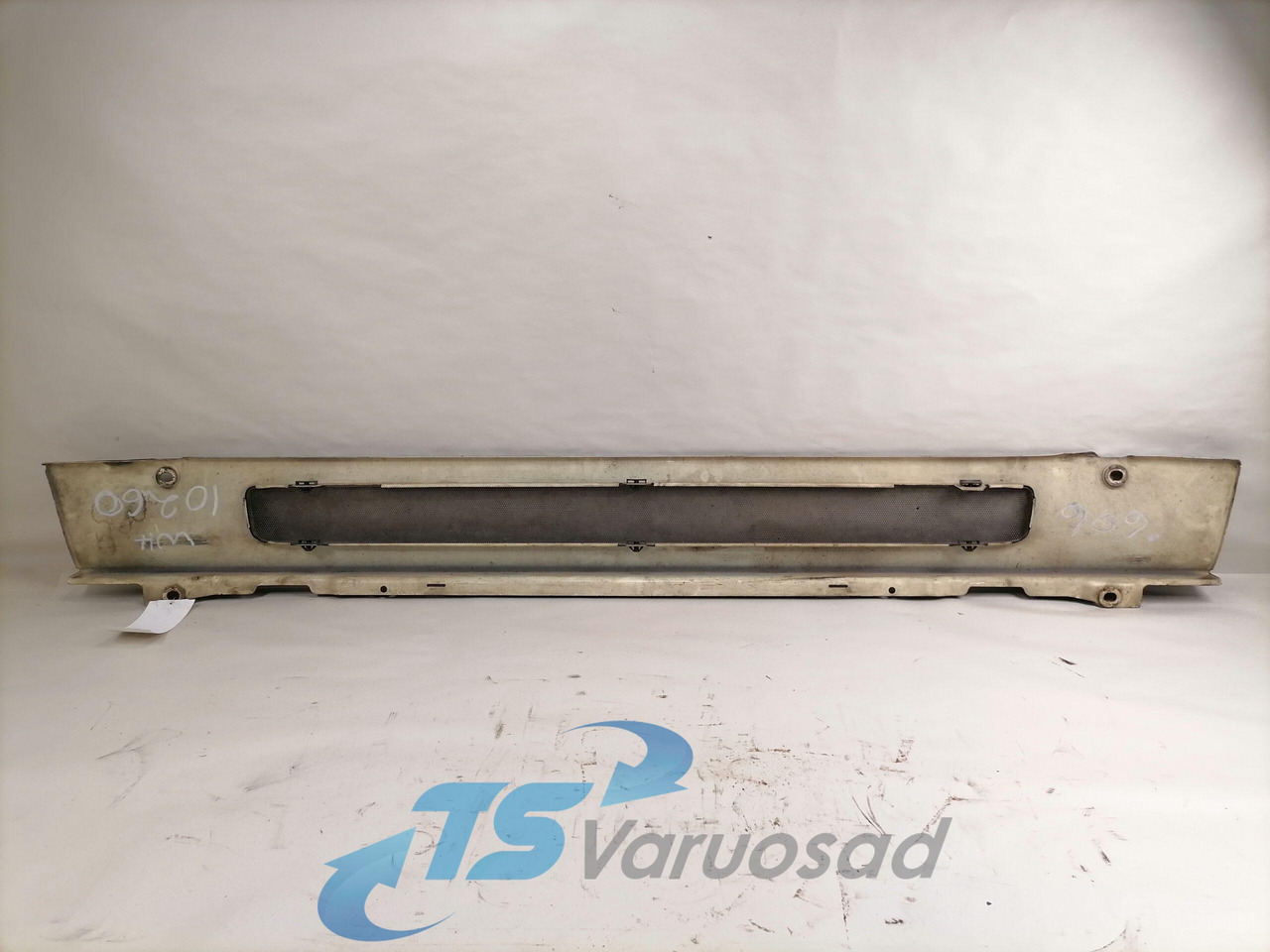 Scania Grille panel 1748085 - جلوپنجره - شاحنة: صور 2 Scania Grille panel 1748085 - جلوپنجره - شاحنة: صور 2