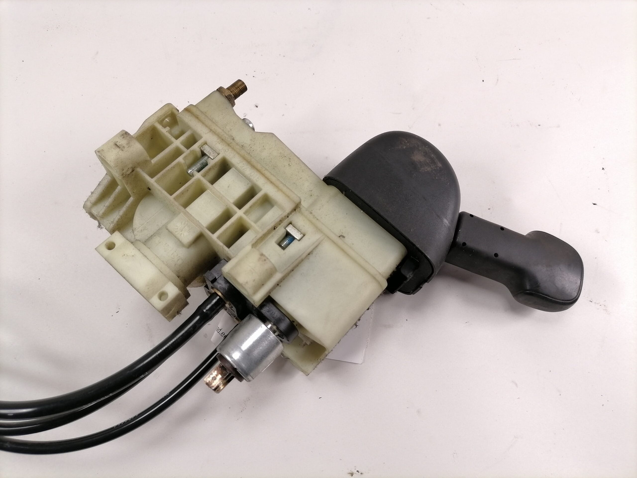 Scania Handbrake control lever 1774972 - قطع غيار عامة - شاحنة: صور 5 Scania Handbrake control lever 1774972 - قطع غيار عامة - شاحنة: صور 5