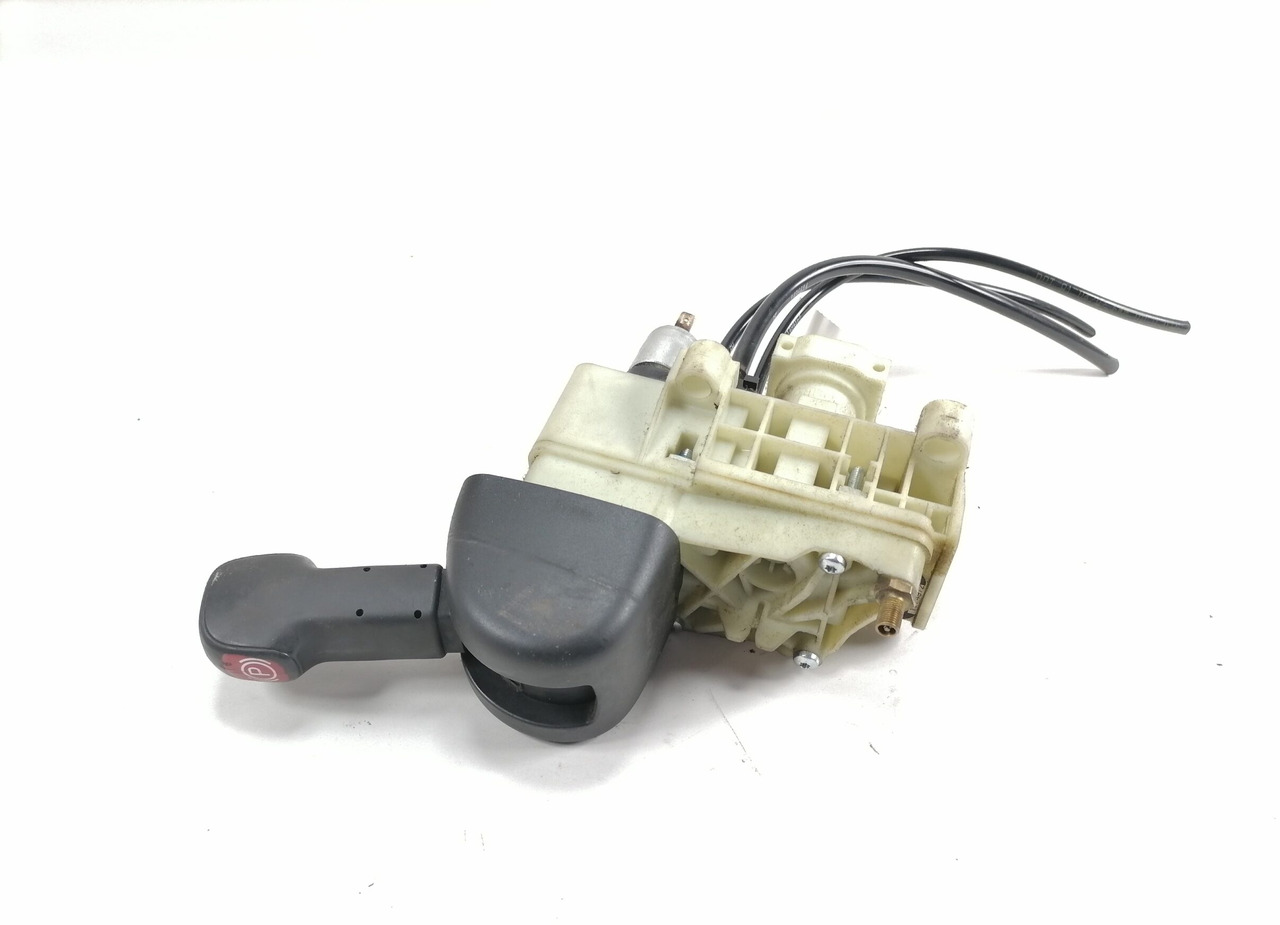 Scania Handbrake control lever 1774972 - قطع غيار عامة - شاحنة: صور 1 Scania Handbrake control lever 1774972 - قطع غيار عامة - شاحنة: صور 1