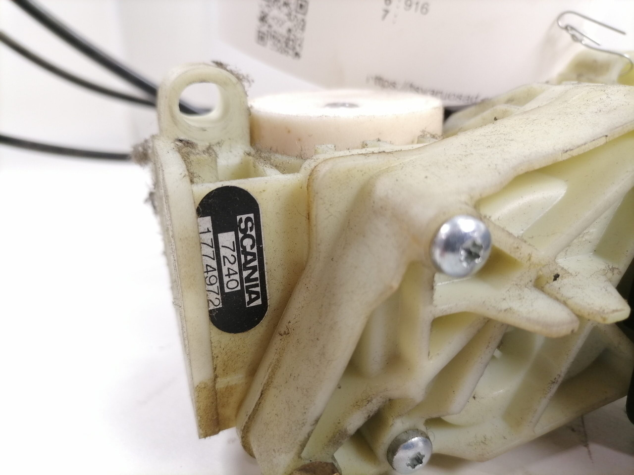 Scania Handbrake control lever 1774972 - قطع غيار عامة - شاحنة: صور 2 Scania Handbrake control lever 1774972 - قطع غيار عامة - شاحنة: صور 2
