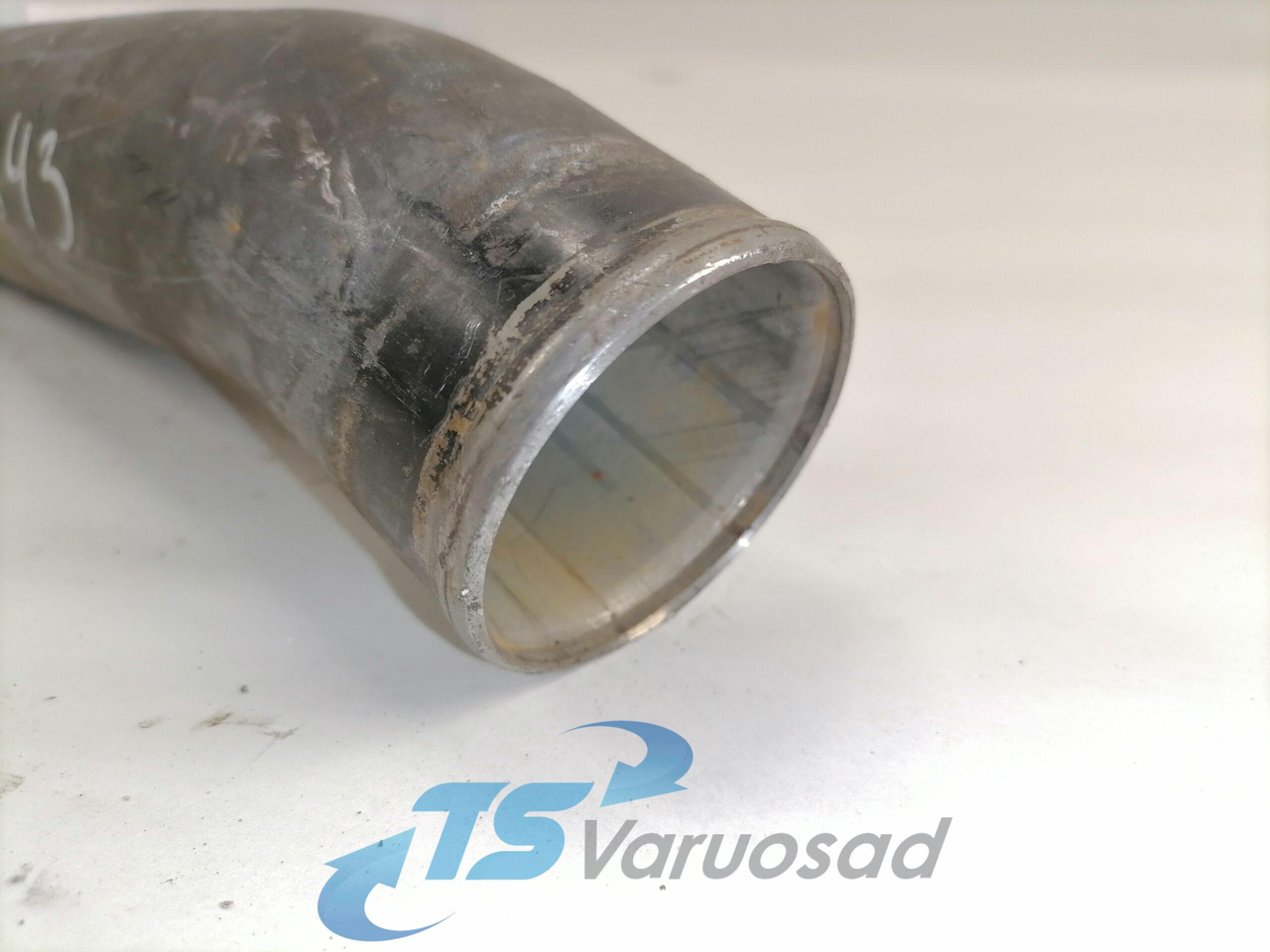 Scania Jahutusvedeliku toru, retarder 1779400 - نظام التبريد - شاحنة: صور 4 Scania Jahutusvedeliku toru, retarder 1779400 - نظام التبريد - شاحنة: صور 4