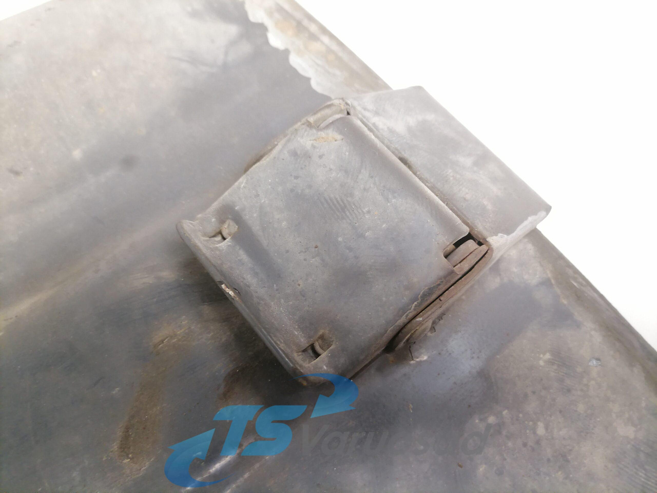 Scania Mudguard bracket 1743493 - قطع غيار عامة - شاحنة: صور 3 Scania Mudguard bracket 1743493 - قطع غيار عامة - شاحنة: صور 3