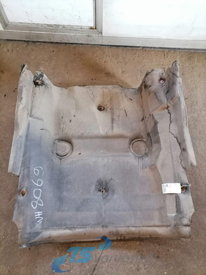 Scania Noise reduction mat under the cab 1798422 - قطع غيار عامة - شاحنة: صور 4 Scania Noise reduction mat under the cab 1798422 - قطع غيار عامة - شاحنة: صور 4