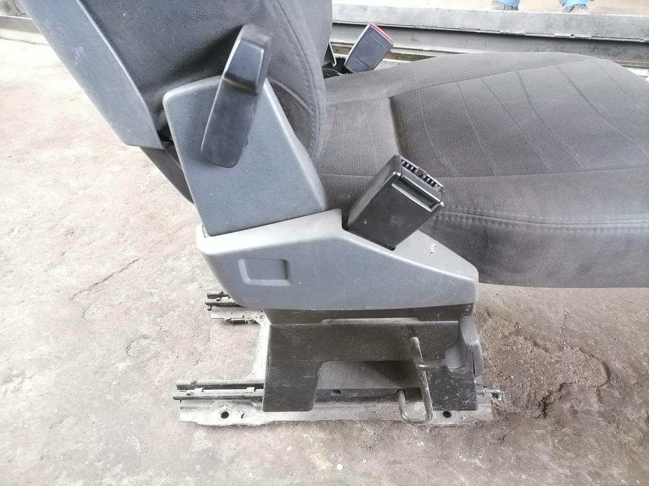 Scania Passenger seat 2401822 - مقاعد السيارات - شاحنة: صور 5 Scania Passenger seat 2401822 - مقاعد السيارات - شاحنة: صور 5