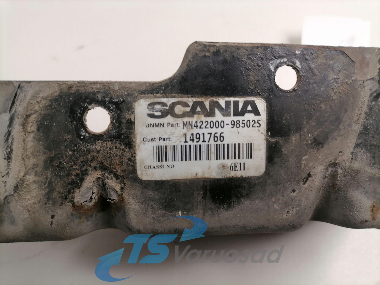 Scania Radiaatori pealne kronstein 2053879 - قطع غيار عامة - شاحنة: صور 4 Scania Radiaatori pealne kronstein 2053879 - قطع غيار عامة - شاحنة: صور 4