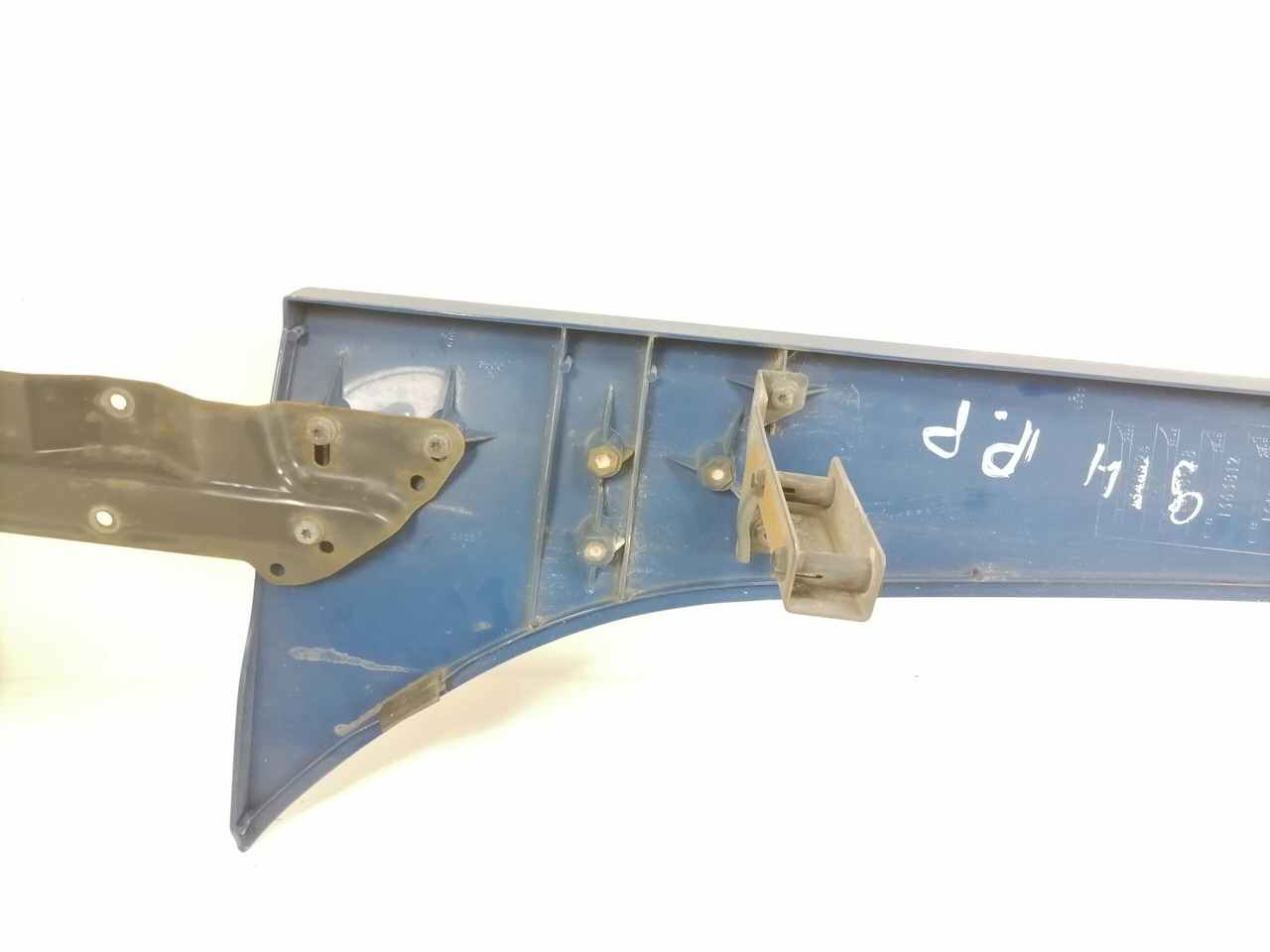 Scania Scania cab wind deflector, right side 1348520 - الديناميكا الهوائية/ المفسدين - شاحنة: صور 3 Scania Scania cab wind deflector, right side 1348520 - الديناميكا الهوائية/ المفسدين - شاحنة: صور 3