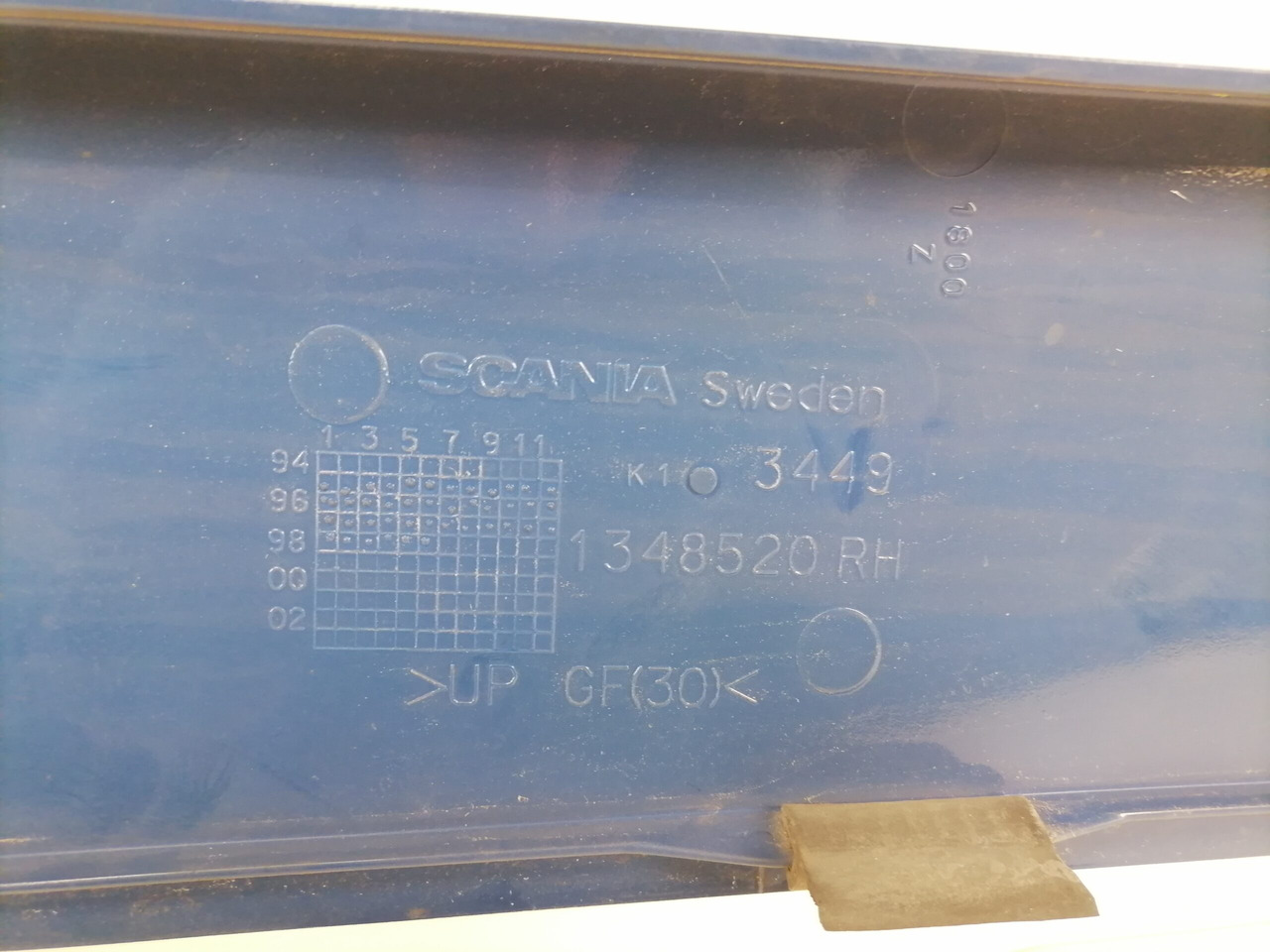 Scania Scania cab wind deflector, right side 1348520 - الديناميكا الهوائية/ المفسدين - شاحنة: صور 2 Scania Scania cab wind deflector, right side 1348520 - الديناميكا الهوائية/ المفسدين - شاحنة: صور 2