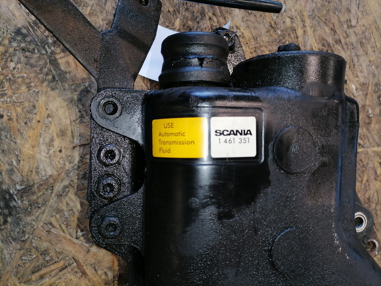 Scania Scania steering oil tank 1461351 - خرطوم التوجيه - شاحنة: صور 4 Scania Scania steering oil tank 1461351 - خرطوم التوجيه - شاحنة: صور 4