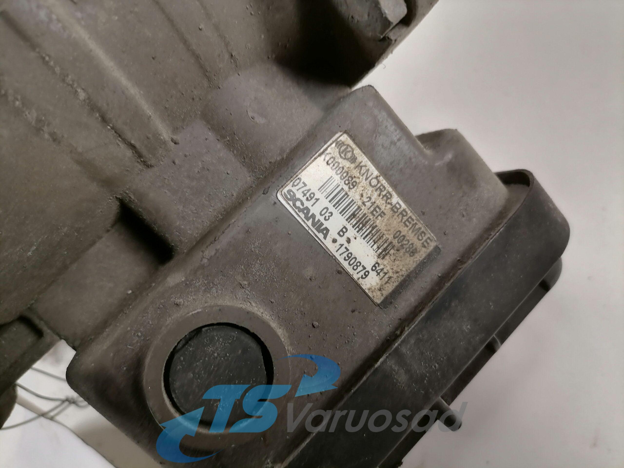 Scania Trailer brake pressure control 1790879 - صمام الفرامل - شاحنة: صور 3 Scania Trailer brake pressure control 1790879 - صمام الفرامل - شاحنة: صور 3