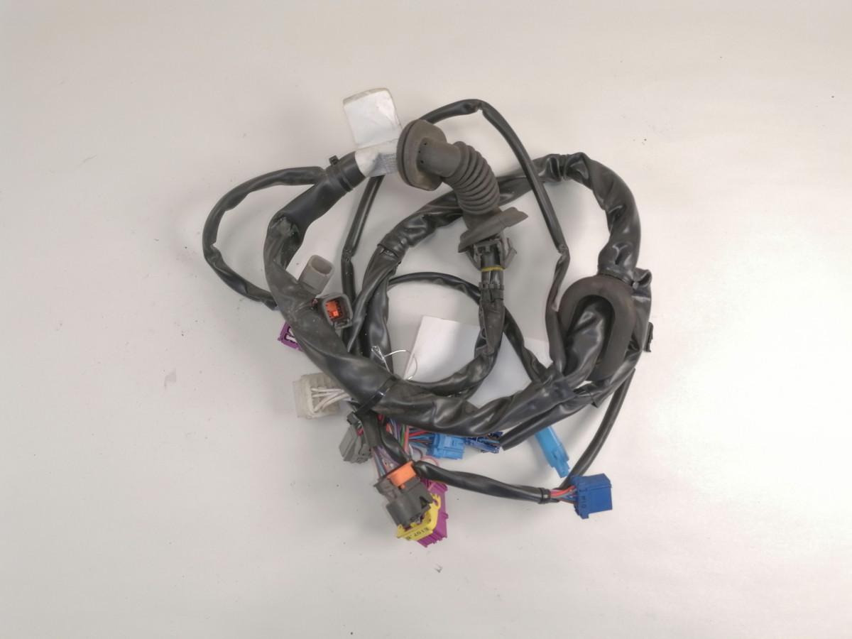 Scania Ukse juhtmestik 2243881 - باب و قطع الغيار - شاحنة: صور 4 Scania Ukse juhtmestik 2243881 - باب و قطع الغيار - شاحنة: صور 4