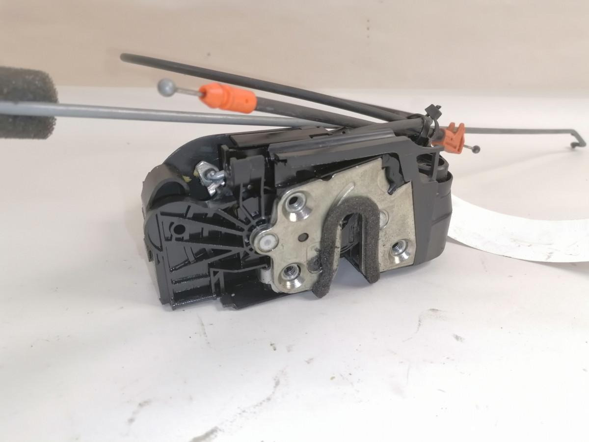 Scania Ukselukk, vasak 2640842 - باب و قطع الغيار - شاحنة: صور 3 Scania Ukselukk, vasak 2640842 - باب و قطع الغيار - شاحنة: صور 3