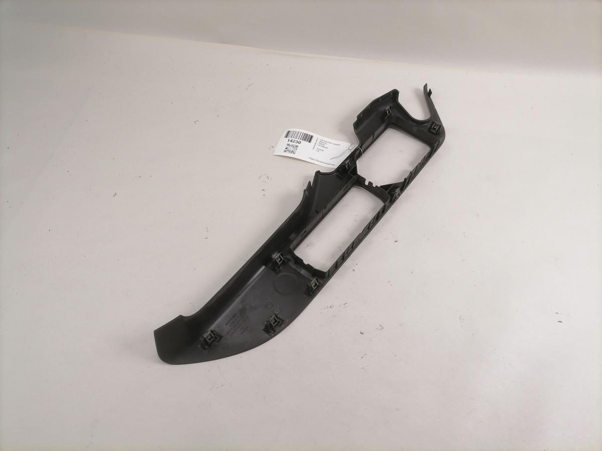 Scania Uksepolstri plastik 2239645 - باب و قطع الغيار - شاحنة: صور 3 Scania Uksepolstri plastik 2239645 - باب و قطع الغيار - شاحنة: صور 3