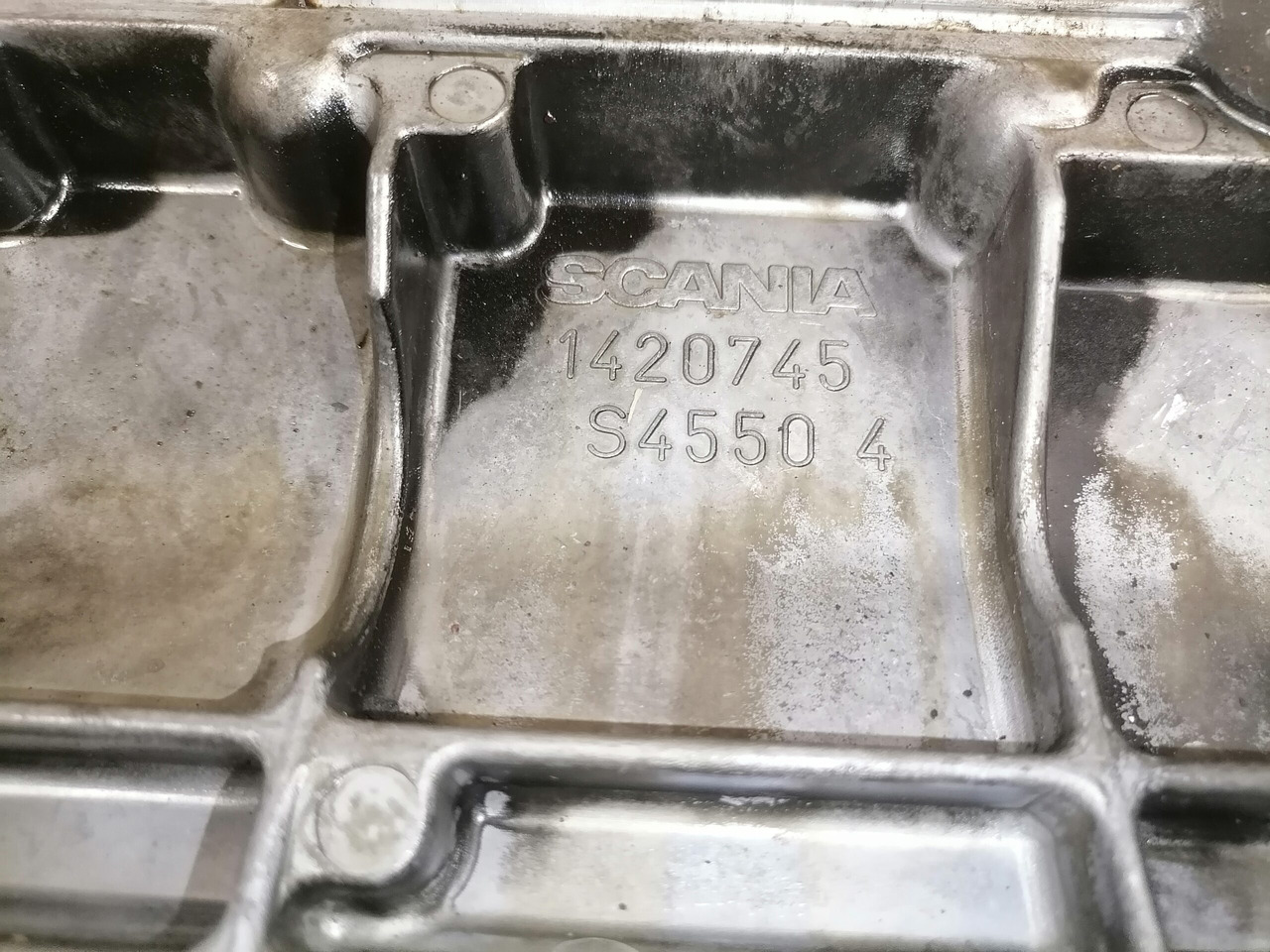 Scania engine side cover 1420745 - المحرك و قطع الغيار - شاحنة: صور 3 Scania engine side cover 1420745 - المحرك و قطع الغيار - شاحنة: صور 3