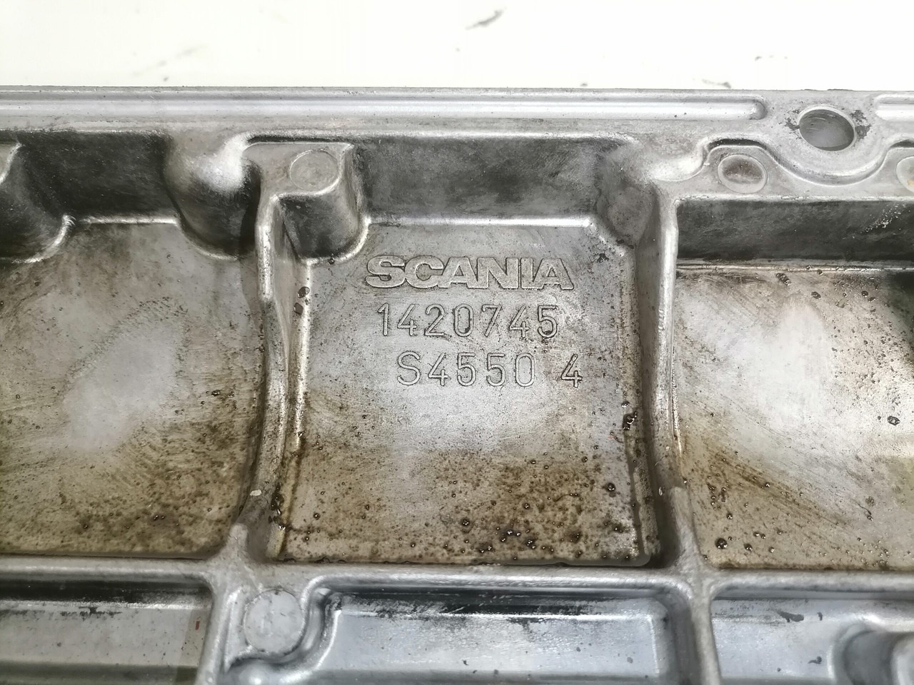 Scania engine side cover 1420745 - المحرك و قطع الغيار - شاحنة: صور 3 Scania engine side cover 1420745 - المحرك و قطع الغيار - شاحنة: صور 3