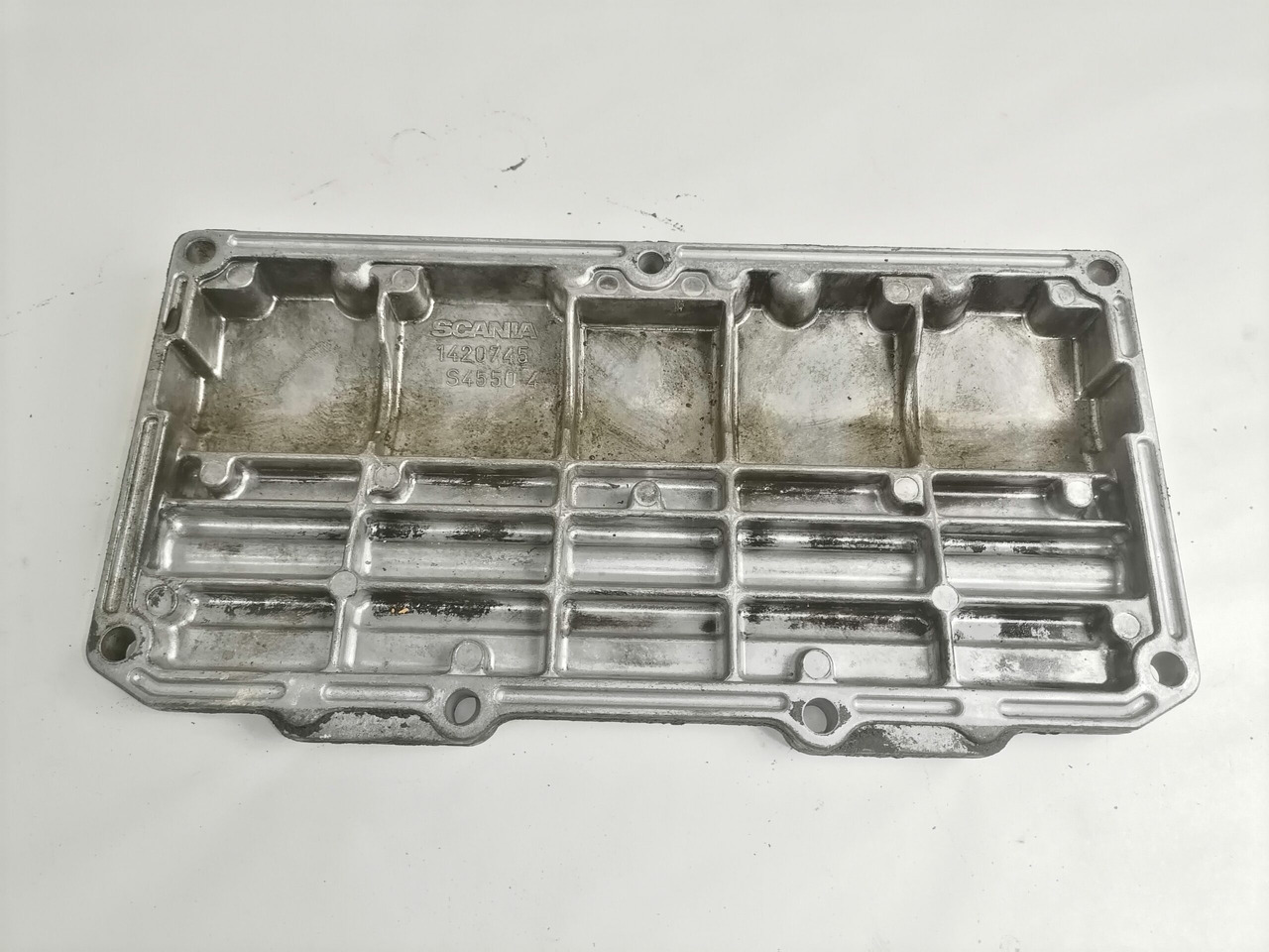 Scania engine side cover 1420745 - المحرك و قطع الغيار - شاحنة: صور 2 Scania engine side cover 1420745 - المحرك و قطع الغيار - شاحنة: صور 2