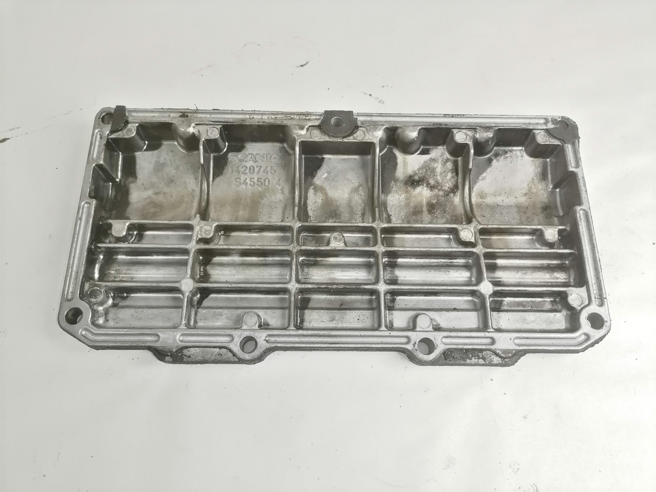 Scania engine side cover 1420745 - المحرك و قطع الغيار - شاحنة: صور 2 Scania engine side cover 1420745 - المحرك و قطع الغيار - شاحنة: صور 2