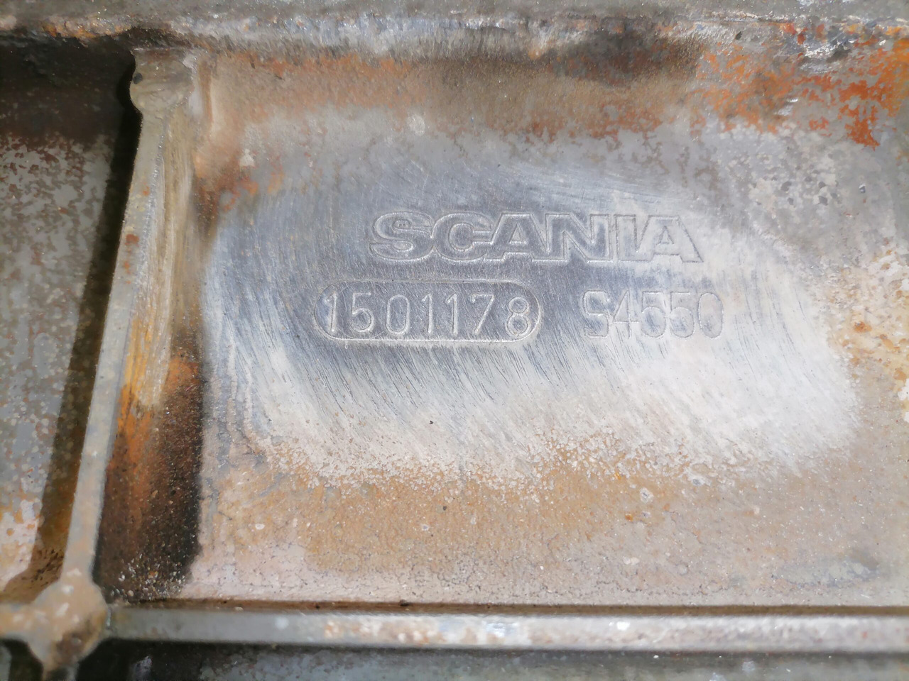 Scania engine side cover 1501178 - المحرك و قطع الغيار - شاحنة: صور 4 Scania engine side cover 1501178 - المحرك و قطع الغيار - شاحنة: صور 4