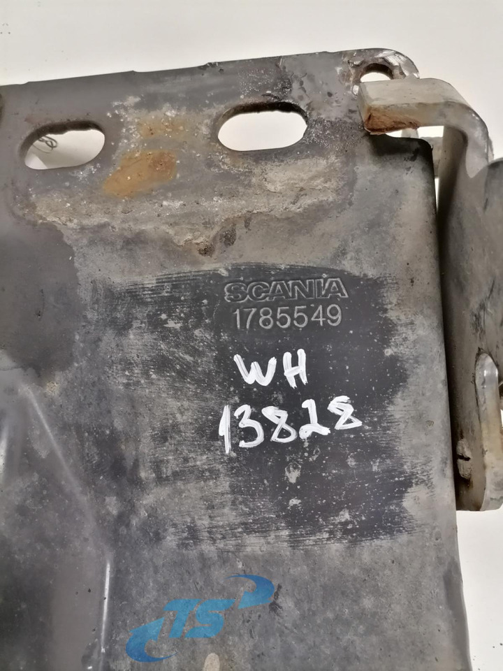 Scania lower grille carrier hinge 1785549 - جلوپنجره - شاحنة: صور 4 Scania lower grille carrier hinge 1785549 - جلوپنجره - شاحنة: صور 4