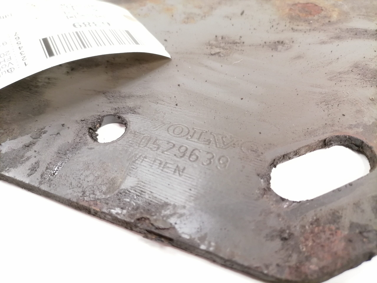 Volvo Air dryer carrier plate 20529639 - صمام الفرامل - شاحنة: صور 3 Volvo Air dryer carrier plate 20529639 - صمام الفرامل - شاحنة: صور 3