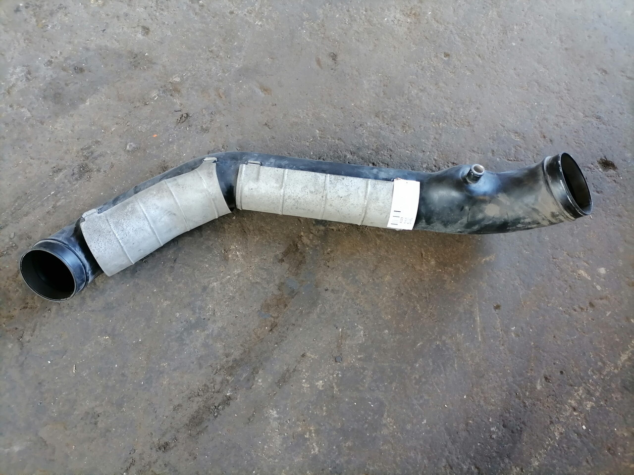 Volvo Air intake 21080323 - نظام سحب الهواء - شاحنة: صور 2 Volvo Air intake 21080323 - نظام سحب الهواء - شاحنة: صور 2