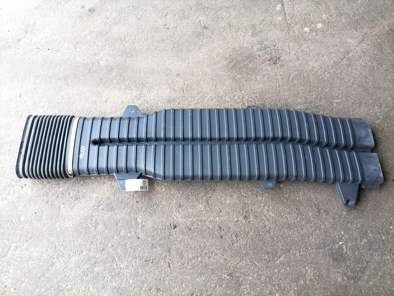 Volvo Air intake 21122123 - نظام سحب الهواء - شاحنة: صور 3 Volvo Air intake 21122123 - نظام سحب الهواء - شاحنة: صور 3