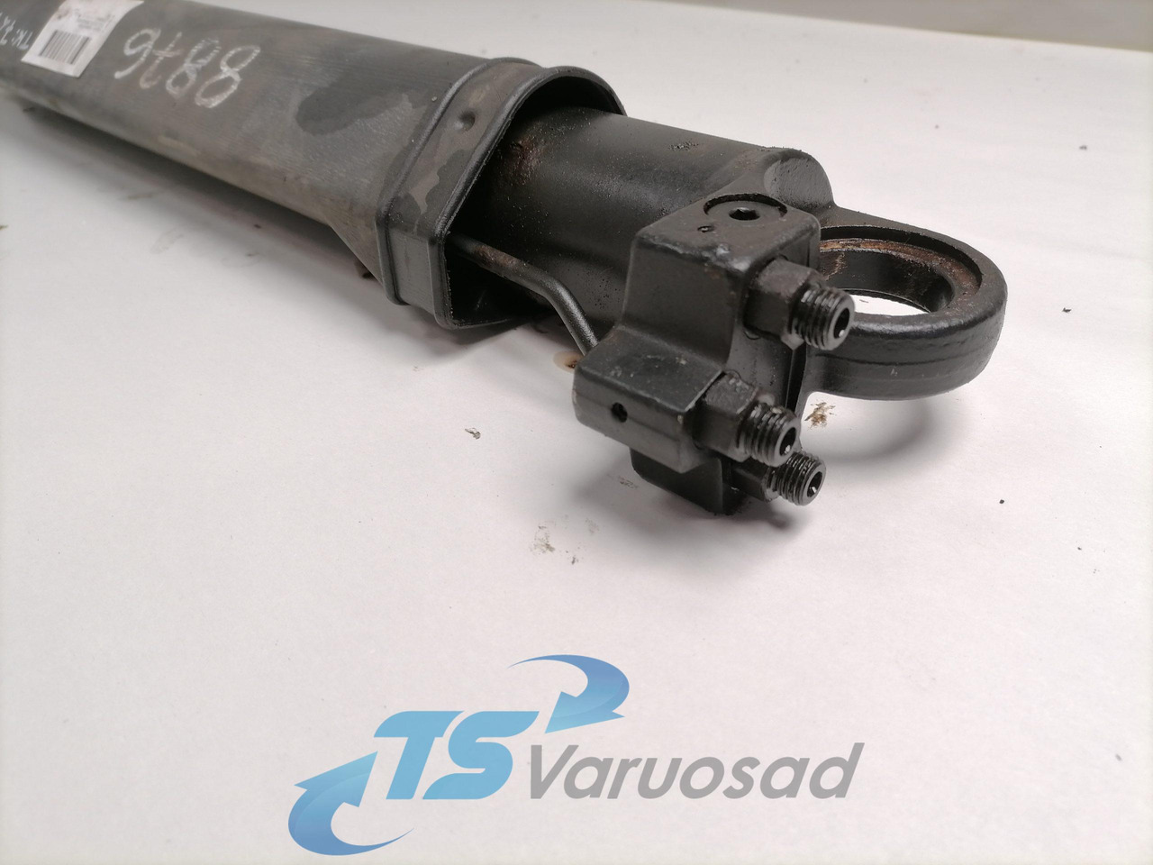 Volvo Cab tilting cylinder 3198843 - الكابينة تعليق - شاحنة: صور 2 Volvo Cab tilting cylinder 3198843 - الكابينة تعليق - شاحنة: صور 2