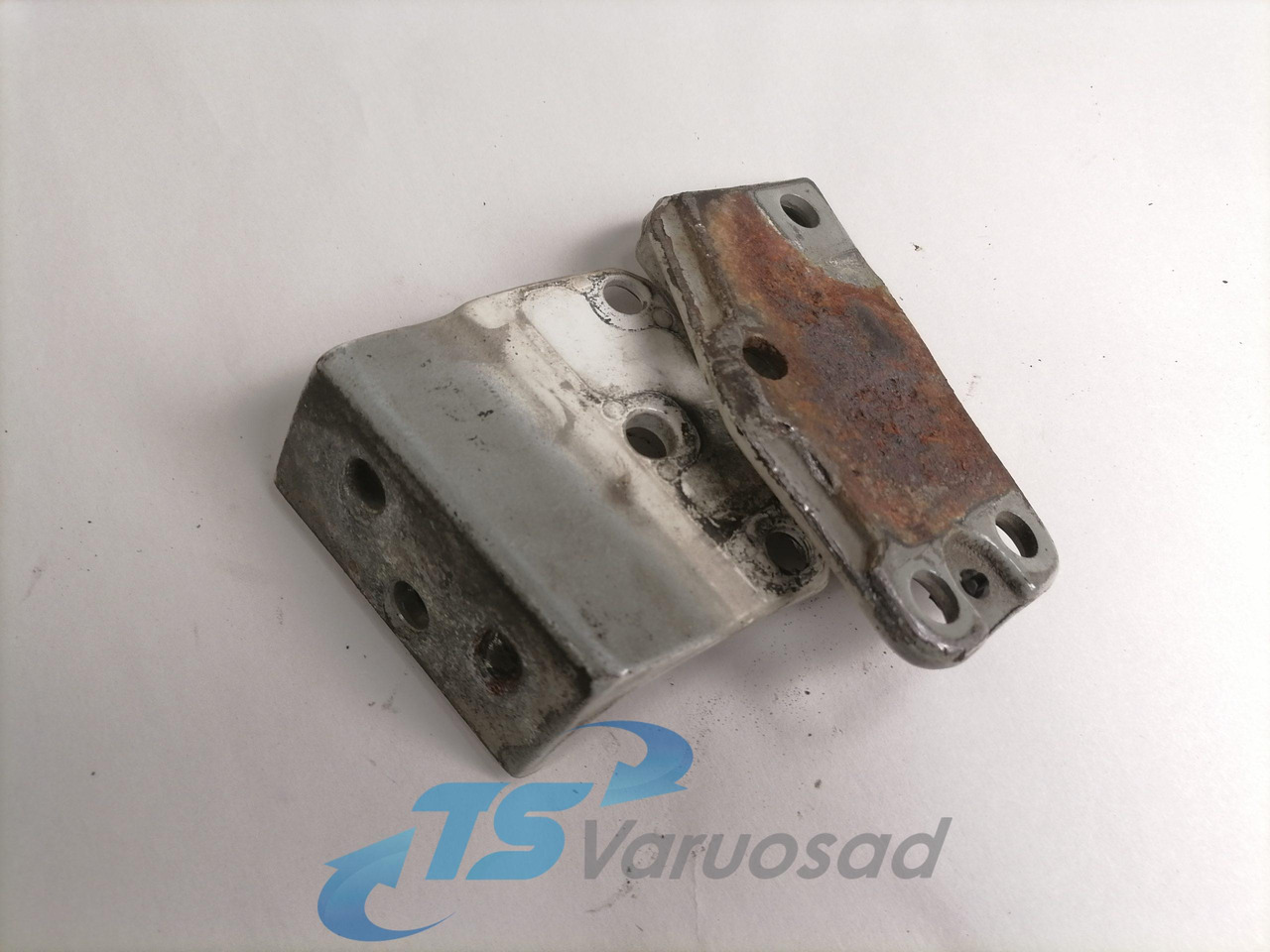 Volvo Door hinge 20372038 - باب و قطع الغيار - شاحنة: صور 4 Volvo Door hinge 20372038 - باب و قطع الغيار - شاحنة: صور 4