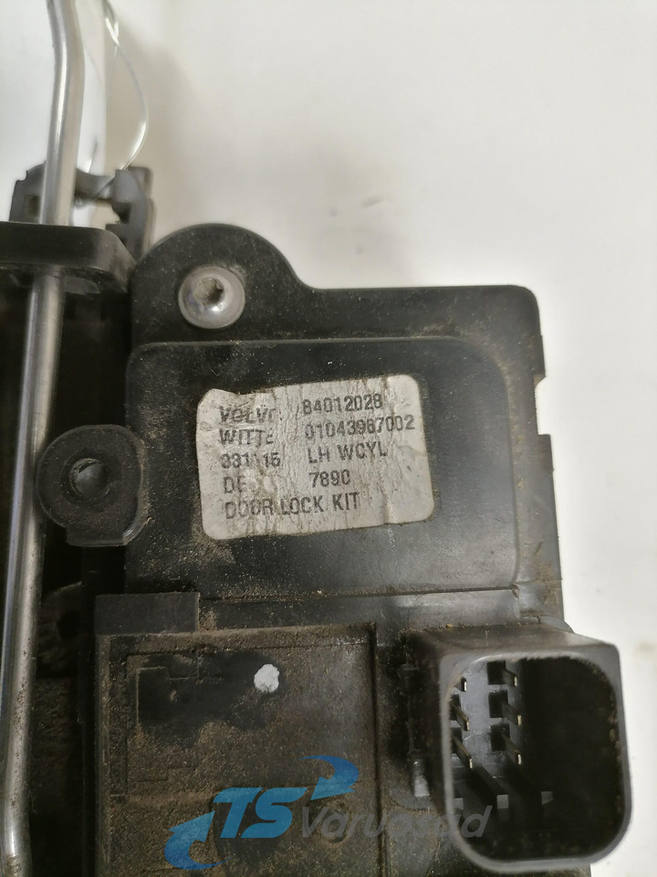 Volvo Door lock 84012028 - باب و قطع الغيار - شاحنة: صور 2 Volvo Door lock 84012028 - باب و قطع الغيار - شاحنة: صور 2