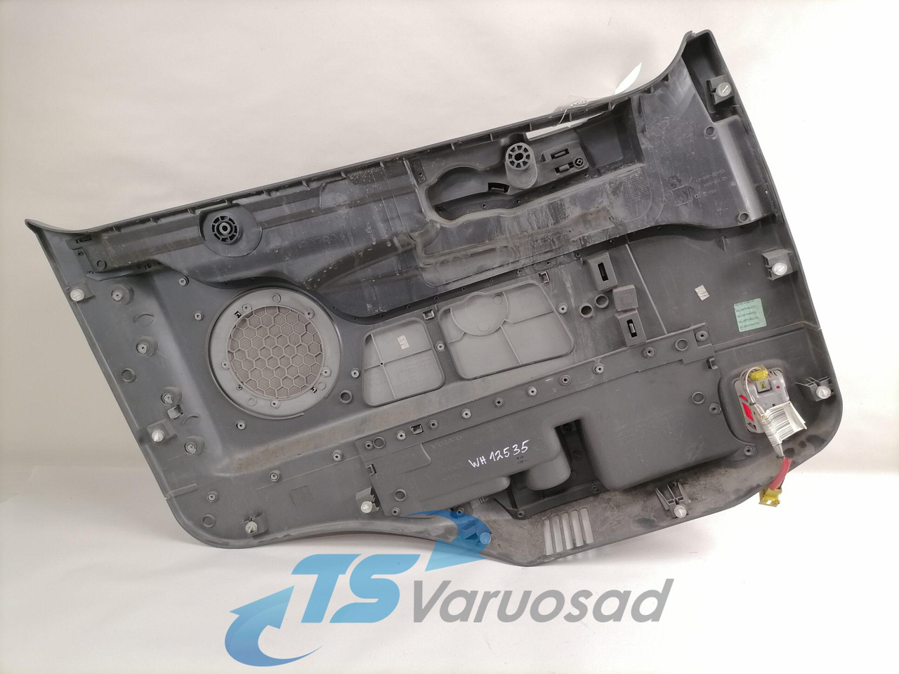 Volvo Door trim panel 20360455 - باب و قطع الغيار - شاحنة: صور 2 Volvo Door trim panel 20360455 - باب و قطع الغيار - شاحنة: صور 2
