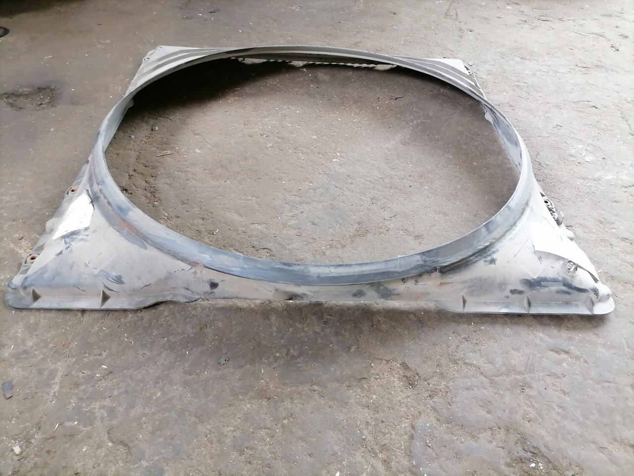 Volvo Fan shroud 20804602 - المشعاع - شاحنة: صور 3 Volvo Fan shroud 20804602 - المشعاع - شاحنة: صور 3