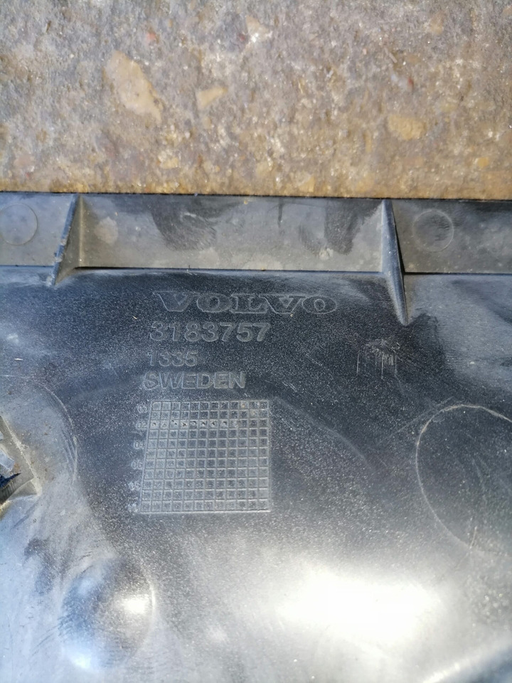 Volvo Fan shroud 3183757 - المشعاع - شاحنة: صور 4 Volvo Fan shroud 3183757 - المشعاع - شاحنة: صور 4