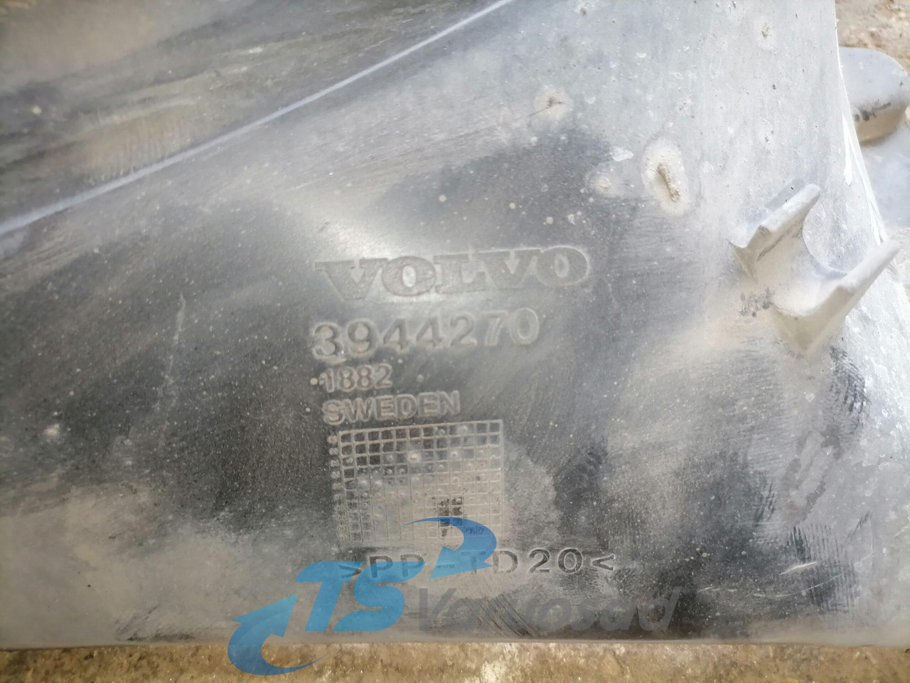 Volvo Fan shroud 3944270 - المشعاع - شاحنة: صور 3 Volvo Fan shroud 3944270 - المشعاع - شاحنة: صور 3